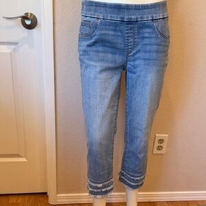 Chico's Light Blue Cropped Jeans with Frayed Trim